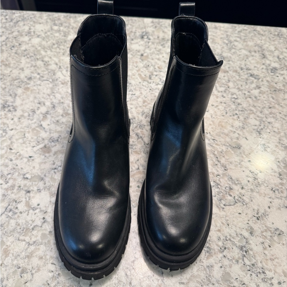 Old Navy Chelsea Black Boots